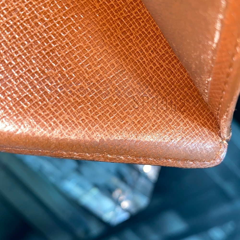 Authentic Vintage Louis Vuitton Monogram Elise Wallet - Picture 11 of 16